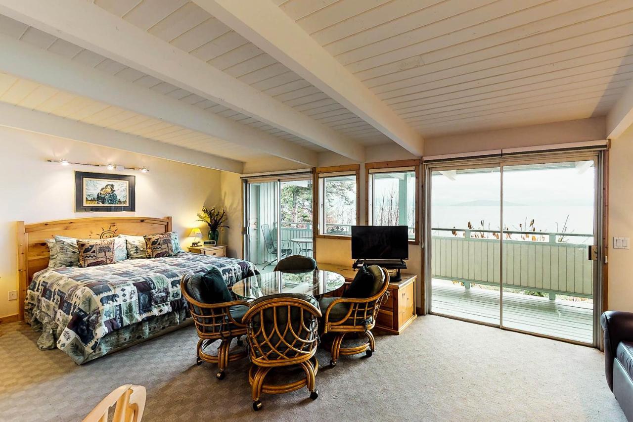 Many Springs Lakefront Condos Bigfork Camera foto