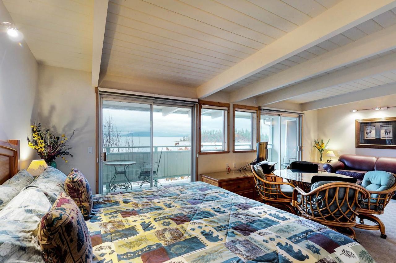 Many Springs Lakefront Condos Bigfork Esterno foto